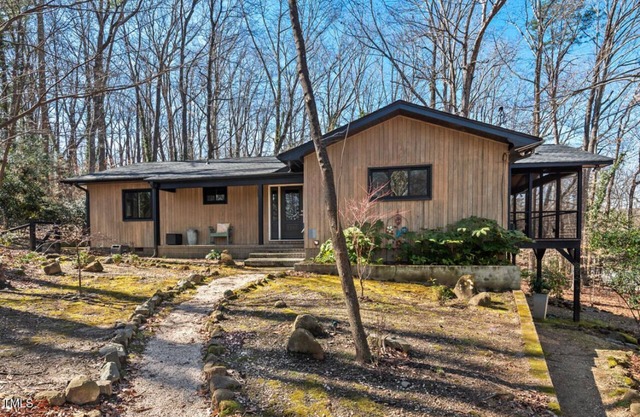 Enchanting 3-bedroom house with AC in Chapel Hill