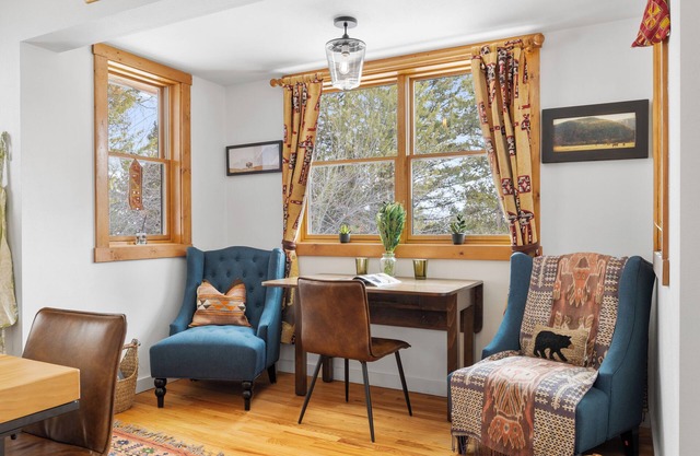 Enchanting 3-bedroom mountain chalet with WiFi in Wilson