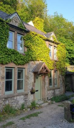 Enchanting Cottage for 4- Witchnest in Derbyshire, with EV point