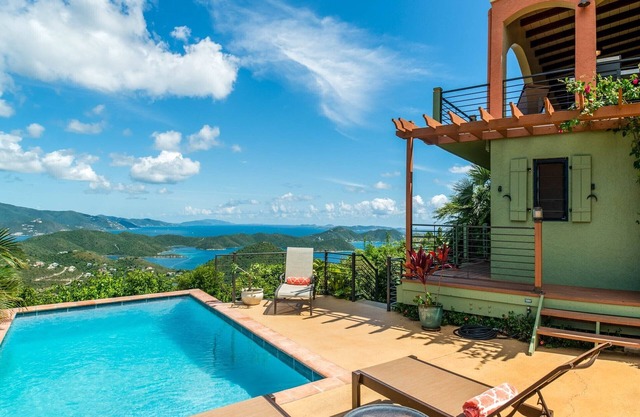 SOMEDAY ISLE: Vue, Piscine, 1-3 BR, Nouvelle cuisine et LV, jardins, grand rassemblement.