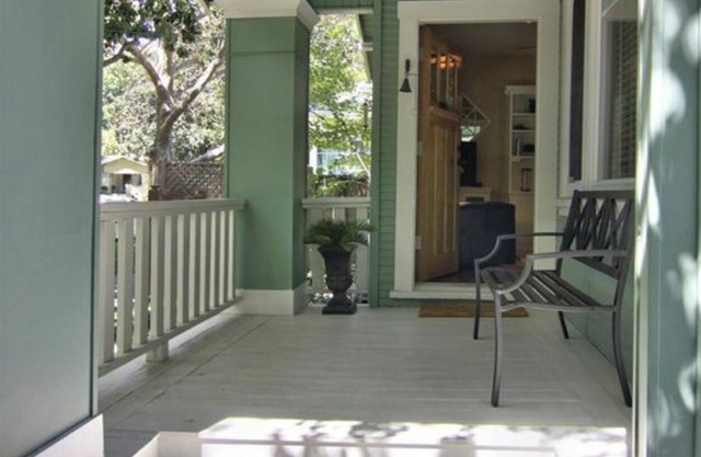 Enchanteur McKinley Park House