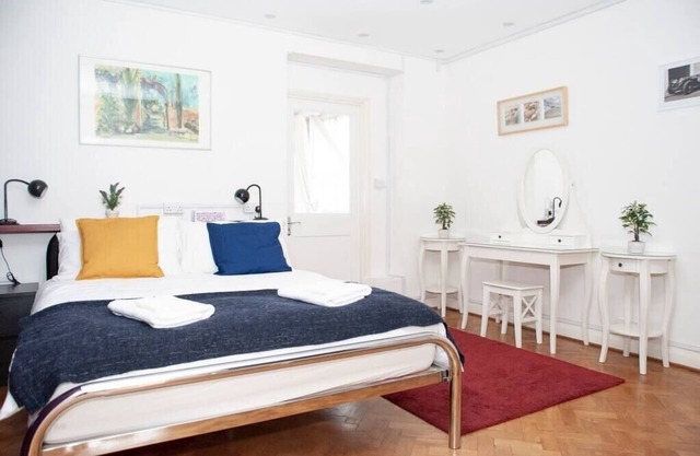 Magnifique, Grand et Modern Apt - ZONE 1