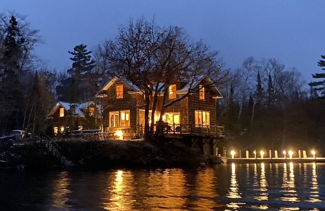 Copper Harbor, Lodge sur le bord des eaux du lac Medora