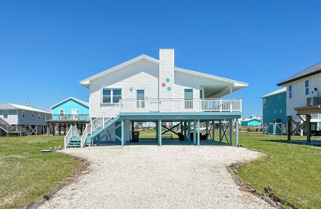End-of-Summer Rates! Cozy Fort Morgan beach house, just steps to the beach!