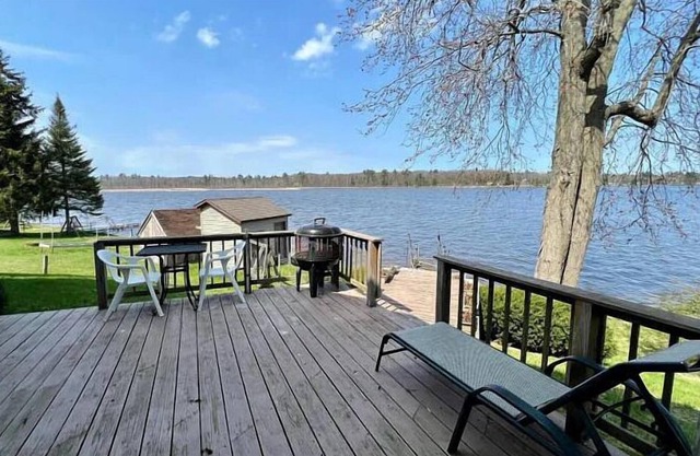 Endless Summer(Oscoda, Mi) Sleeps 7, Waterfront, Indoor Pool, Hot Tub
