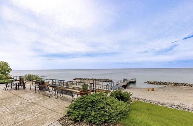 Endless Summer - Sleeps 6 Condo