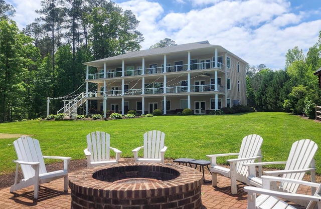 20% Off Memorial Day 🌅 Endless Summer-Sleeps 36-Movie Theater/Hot Tub 🌅
