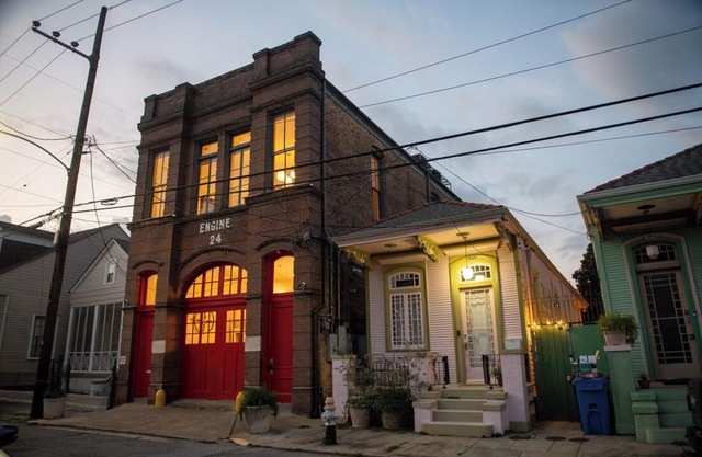 Moteur 24 quartier français Firehouse ... un séjour unique à la maison!