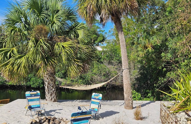 Englewood, 5 minutes from Manasota Beach. Boat Ramp Access