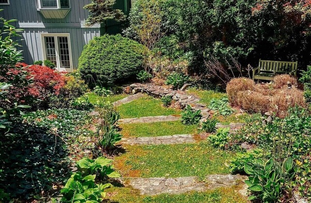 English Tea Garden Vacation Home with Large Patio