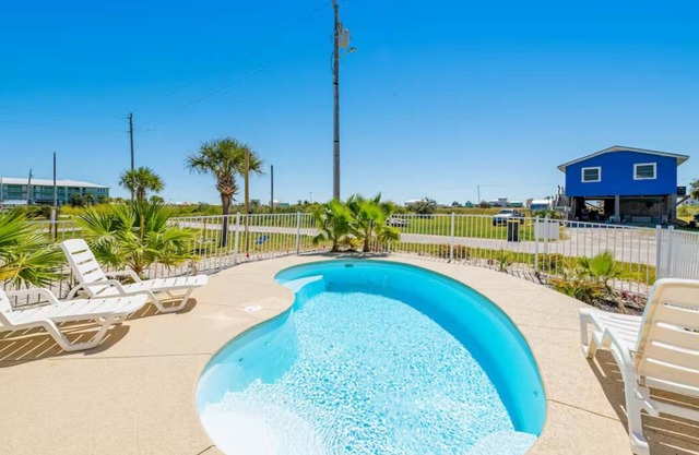Enjoy a 3-bedroom vacation home just 29 minutes from Gulf Shores Beach