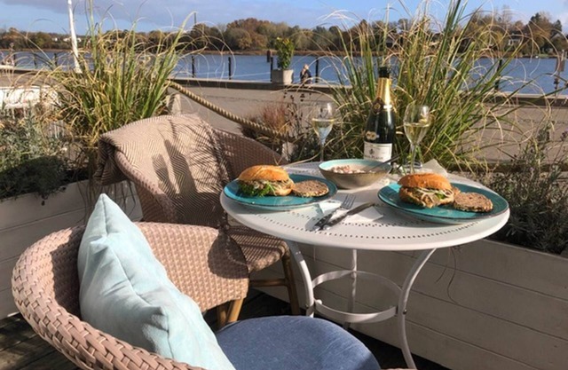 Appartement spacieux et charmant, directement sur le port de Kappel