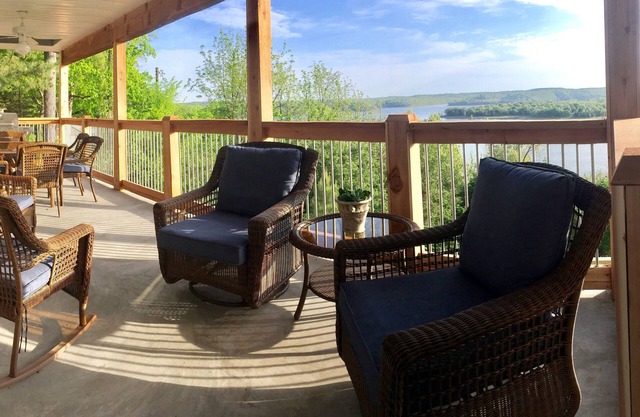 Profitez d'une vue magnifique sur le lac Beaver au Blue Heron. Réservez 7 nuits 8ème est gratuit.