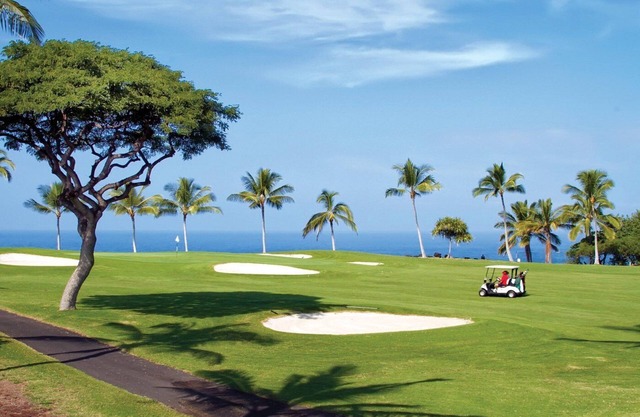 Enjoy a Luxurious Wyndham Suite for the Whole Family on the Big Island Hawaii!