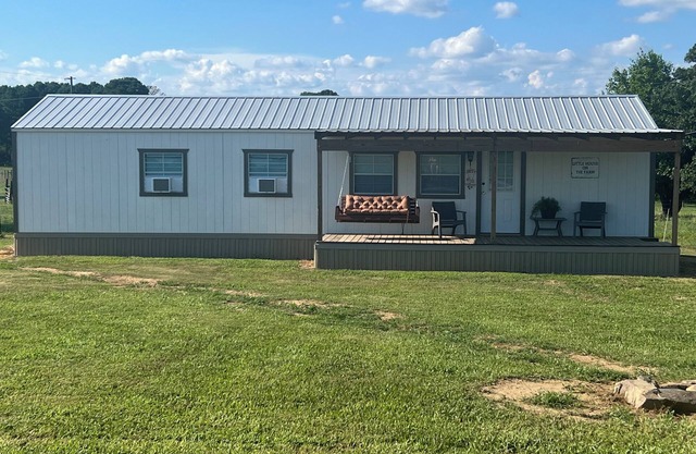 Enjoy a quiet, relaxing stay with the beauty of open Alabama countryside.