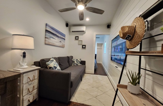 Enjoy a unique tiny-home getaway in peaceful Manor with AC, WiFi, and 13 acres!