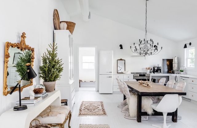 Enjoy a winter getaway to the Beach! Stunning 2BR Beach Cottage