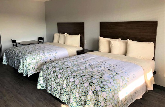Enjoy Affordable Comfort Near San Antonio Zoo – Great for Tourists - 4 Units