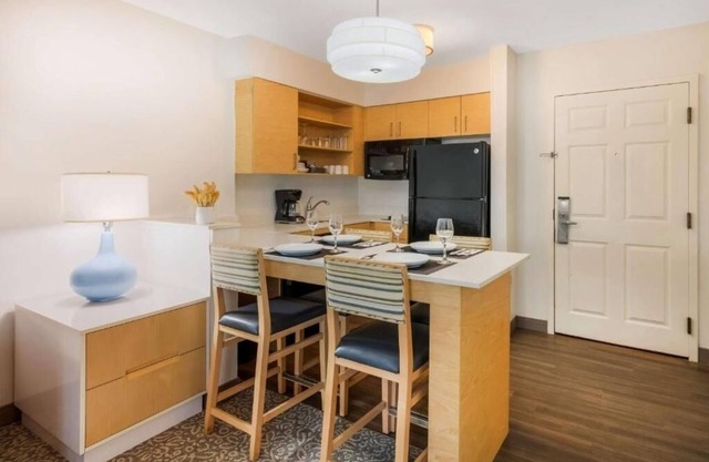 Enjoy Apartment Living at 2 Suites Near Charlotte Premium Outlets & Carowinds