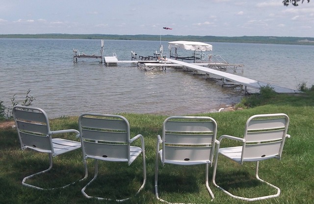 Profitez de notre chalet du lac Skegemog avec palan à bateau sur la chaîne Elk-Torch-Belaire