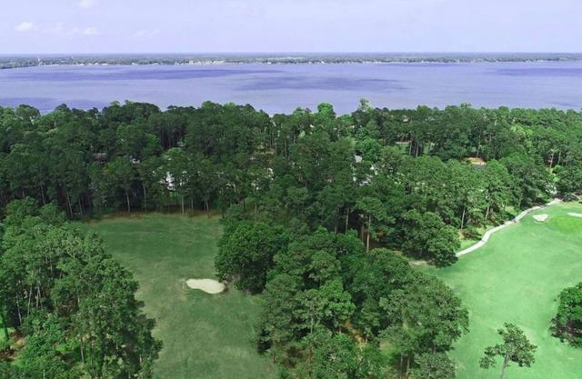 Enjoy Rural Southern Living in Gated Community Lake access Fishing, Golf, n more