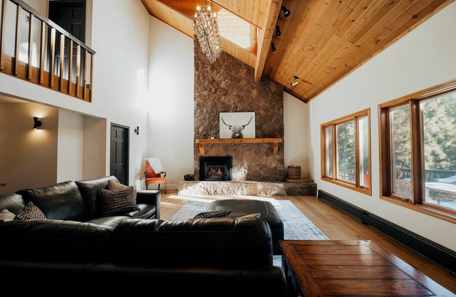 Enjoy peace & luxury at grand Flagstaff lodge