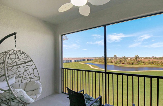 Enjoy stunning golf course views from you 4th floor condo in Wellen Park - Golf and Beach getaway