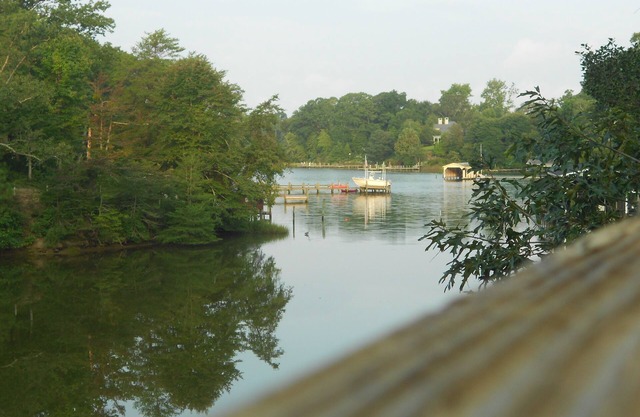 Profitez de couchers de soleil sur le ruisseau In Your Own Private Paradise.