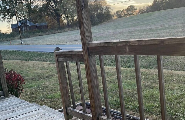 Enjoy the country when you stay at Peace in the Valley.