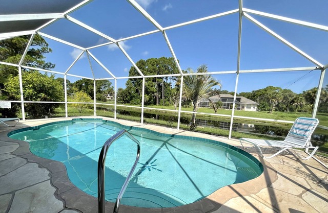 Profitez du soleil! Accueil avec piscine privée à Rotonda West