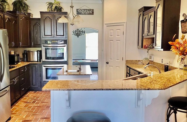 Enjoy Your Whole Family In one House W/13 Beds