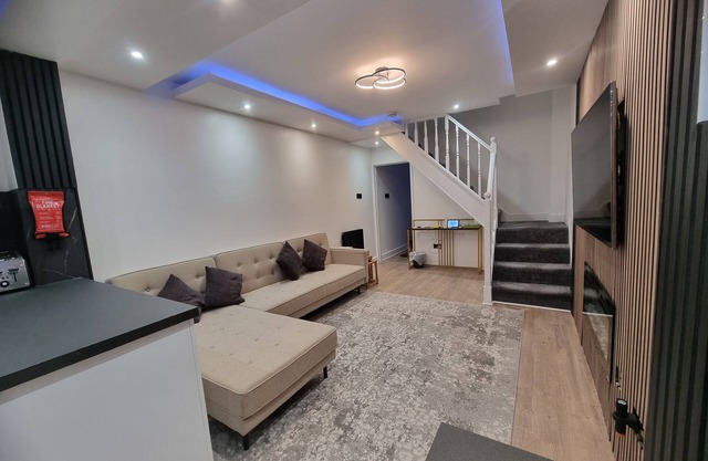 Enjoyable 3-bedroom house with WiFi in Watford central / 30min to Central London