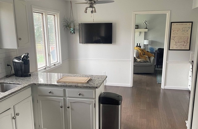 Enormous clean house with many amenities and in a safe quiet neighborhood!