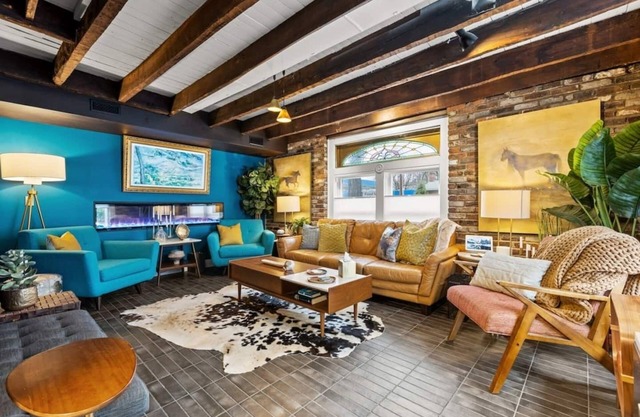Enriched with history & tradition is where you will find Lexington's Carriage House