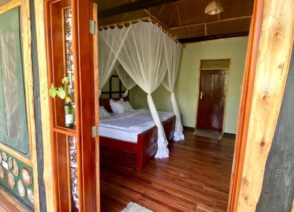 Enshama Game Lodge and Campsite