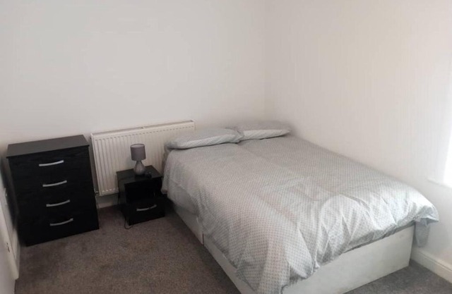 Ensuite Double-bed (E3) close to Burnley city centre