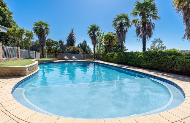 Entertainer's Dream - 4 Bedroom Home with Pool
