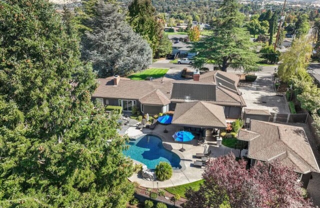 Entertainment Home on Golf Course - Hot Tub /Pool