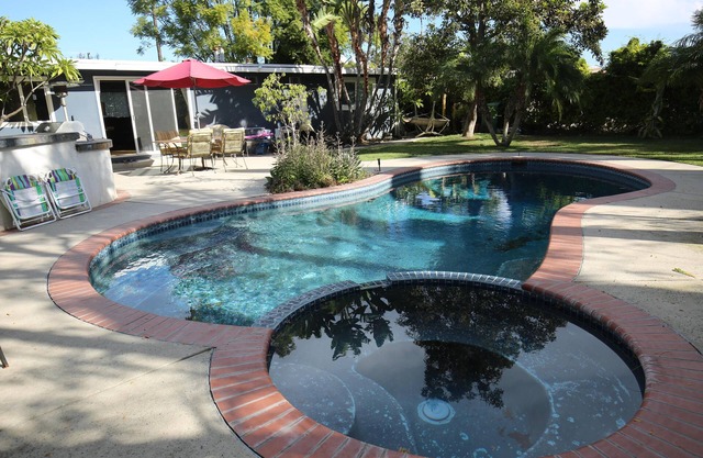 Maison de divertissement avec piscine, à 15 min de Disneyland, plages