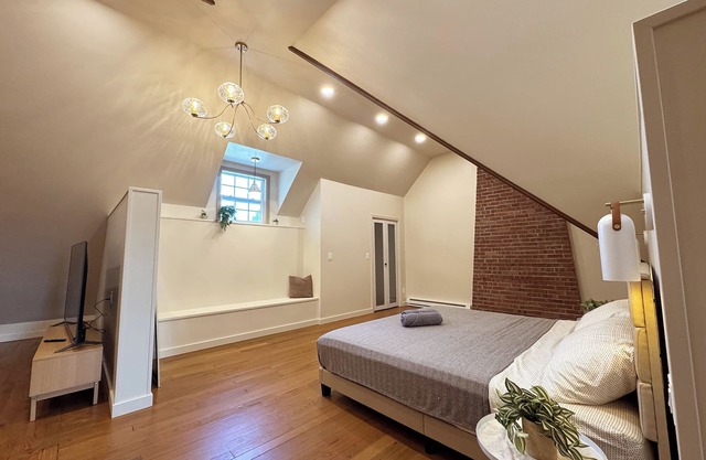 Entire 3,000 sq ft Home + Huge Loft + GAME ROOM!