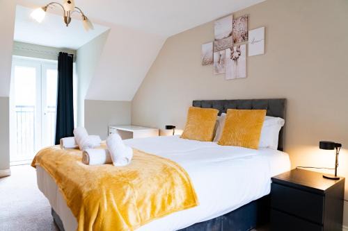 Entire 4 Bed Cosy Luxury Spacious house