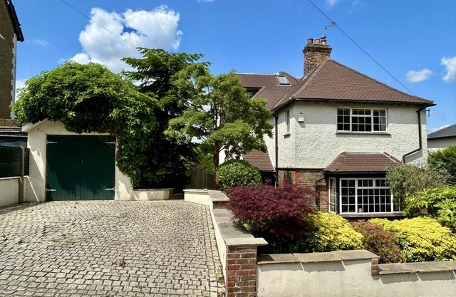 Entire 5 bedroom, beautifully refurbished detached house