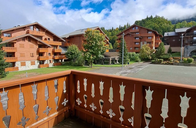Logement entier : appartement en résidence avec piscine
