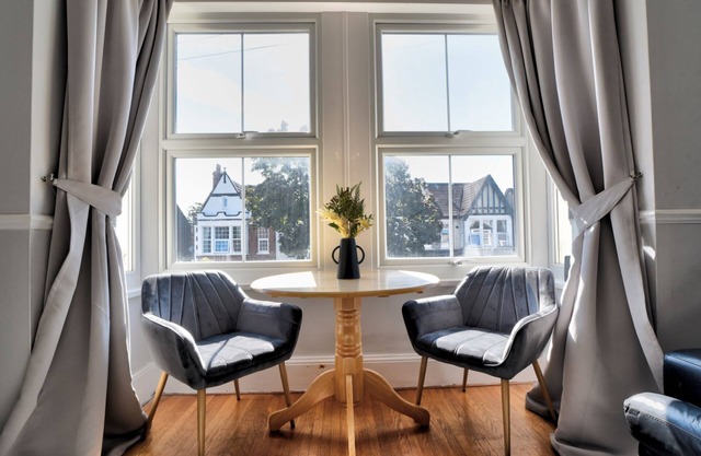Entire apartment in the heart of Southend