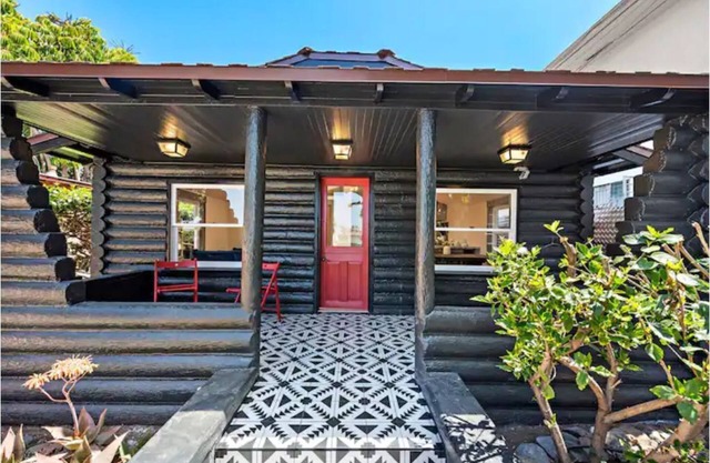 Entire Cabin, 2 Blocks to Water with Ocean Views!