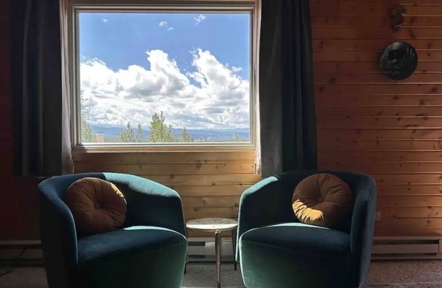 Remontez dans le temps au Piney Lodge