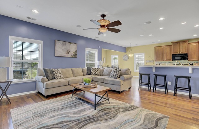 ENTIRE ENJOYABLE HOUSE WITH PLAY BOARDS IN SUMMERVILLE 5BEDROOM
