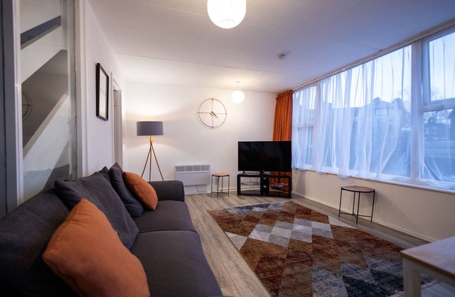 Entire Flat in Felixstowe - Undercliff F16