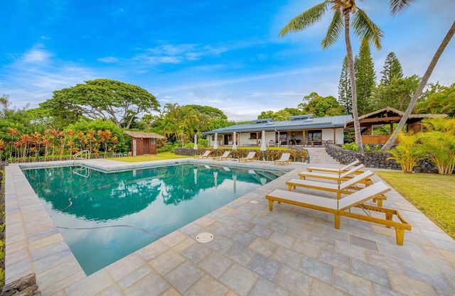 Entire Gated Estate w/ Lap Pool Ocean View AC in DT Kona