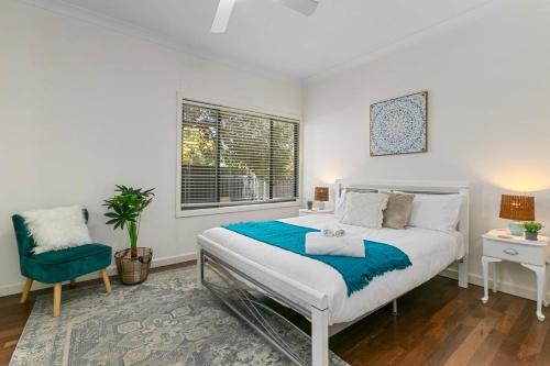 Entire Home in Sturt, Free Parking